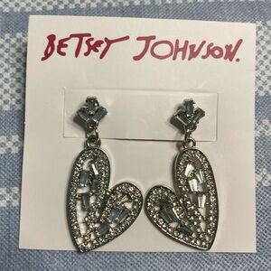 💛TODAY***$21***NWT Betsey Johnson heart stud, drop earrings.